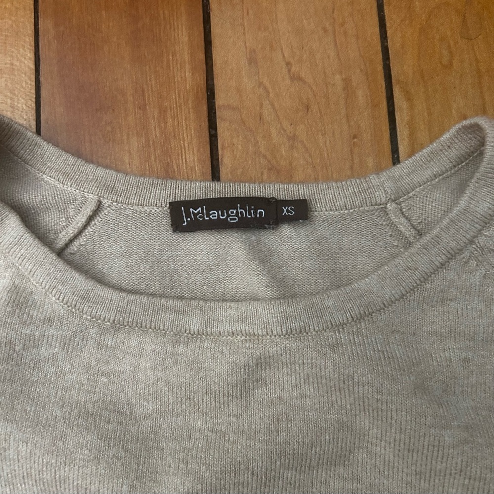 J McLaughlin Jamey Sweater XS Oatmeal Crewneck Button Trim Raglan Coastal Preppy - Picture 3 of 8